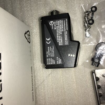 SR-752 Keyence High Performance Compact 1D and 2D Code Reader Barcode Scanners Barcode Readers